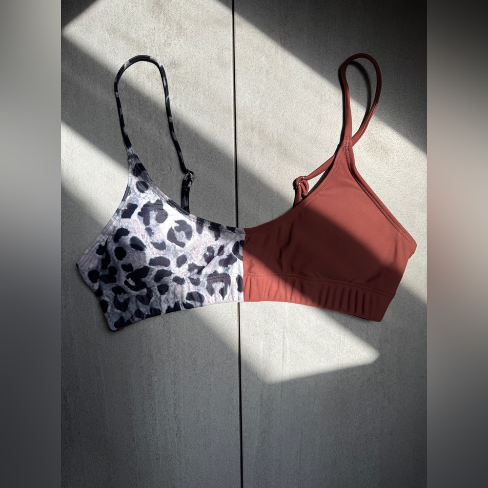 Adjustable cheetah bikini top